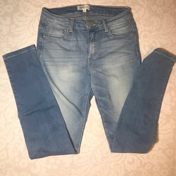 Hello Skinny Jeans - Picture 1 of 3